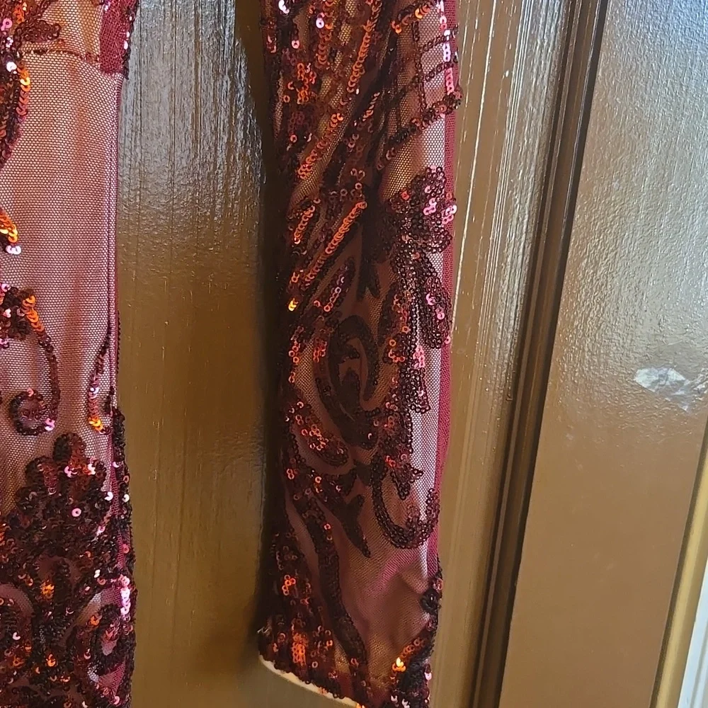 Fashion Nova-Burgundy cutout sequin gown with cream lining Sz XS NWT. - Picture 9 of 15